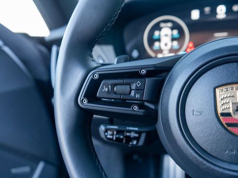 Used 2025 Porsche 911 Carrera S RWD image 19