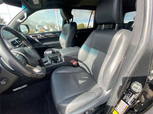 Used 2023 Lexus GX 460 Luxury w/ Sport Design Package image 11