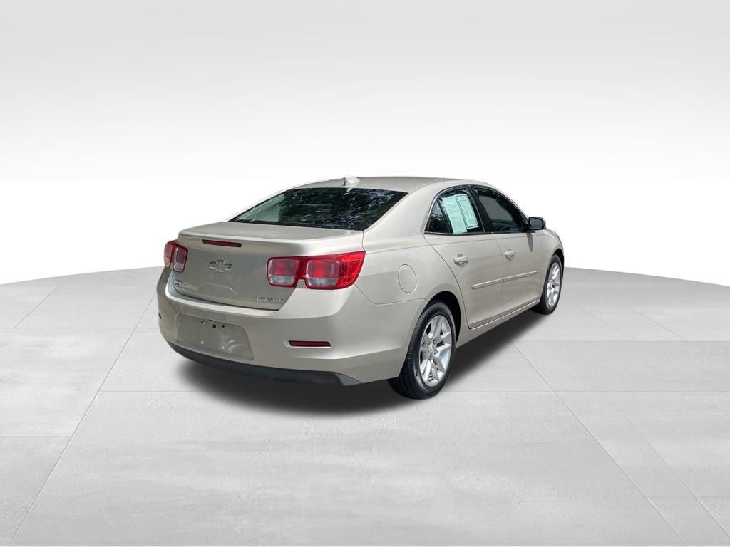 Used 2015 Chevrolet Malibu LT w/ Power Convenience Package FWD image 4