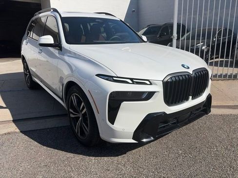 Used 2026 BMW X7 xDrive40i w/ M Sport Package AWD/4WD image 4