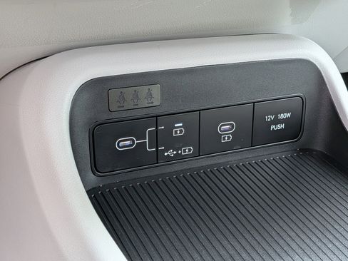 Used 2024 Hyundai Kona SEL FWD image 30