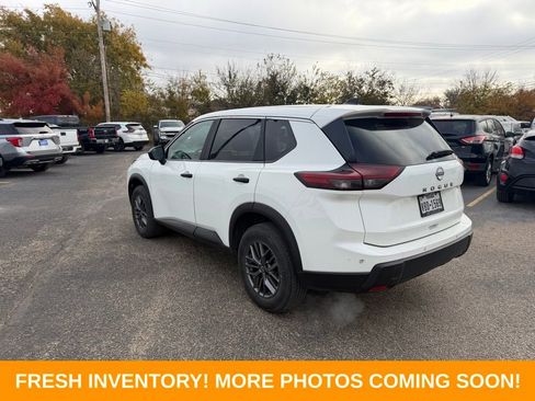 Used 2024 Nissan Rogue S image 4
