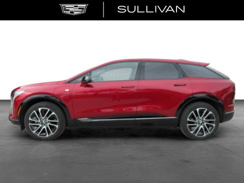 Certified 2025 Cadillac Optiq Sport 2 w/ LPO, Floor Liner Package AWD/4WD image 5