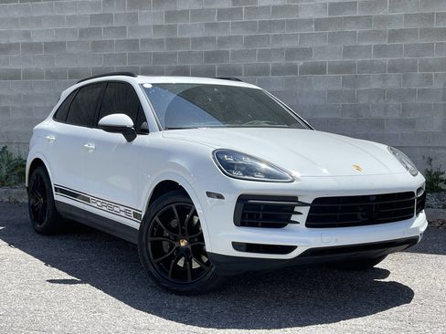 Used 2022 Porsche Cayenne AWD/4WD image 2