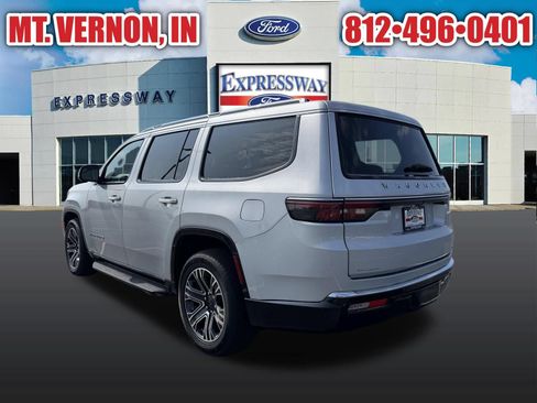 Used 2022 Jeep Wagoneer Series III AWD/4WD image 8