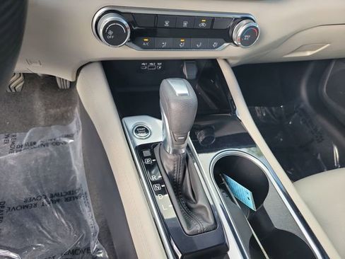 Used 2023 Nissan Altima 2.5 SV FWD image 21