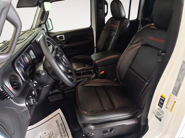 Used 2025 Jeep Gladiator Rubicon AWD/4WD image 11