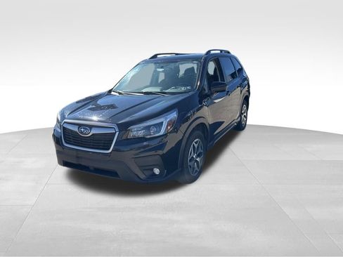 Used 2021 Subaru Forester Premium image 2