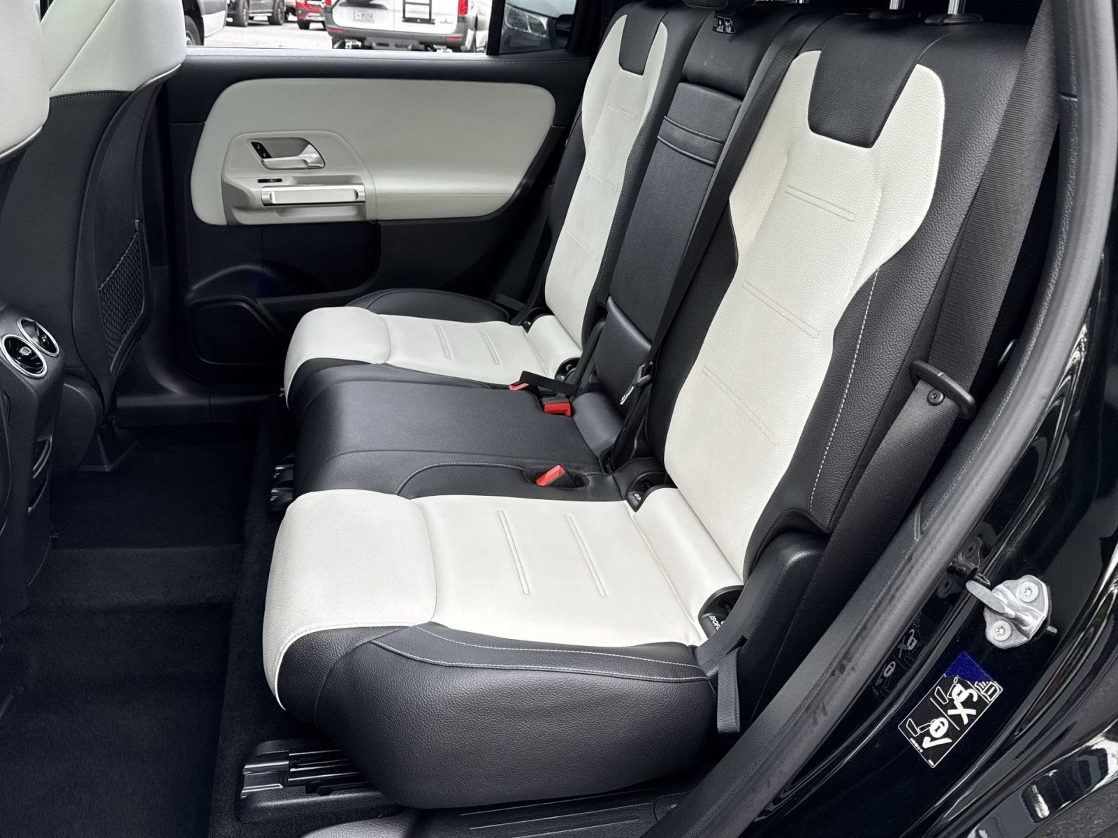 Used 2021 Mercedes-Benz GLB 35 AMG 4MATIC w/ Multimedia Package image 30