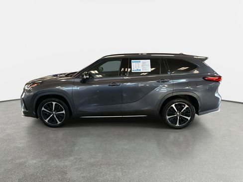 Used 2021 Toyota Highlander XSE image 8