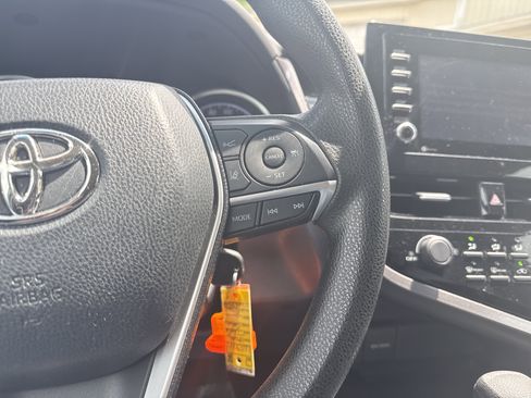 Used 2021 Toyota Camry LE FWD image 23