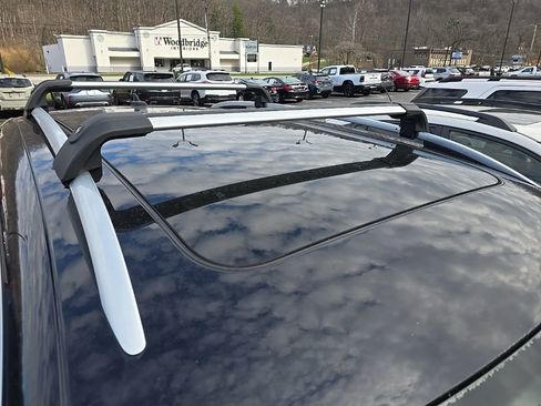 Used 2016 Volkswagen Tiguan SE image 9