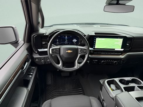 Used 2025 Chevrolet Silverado 1500 LT AWD/4WD image 6