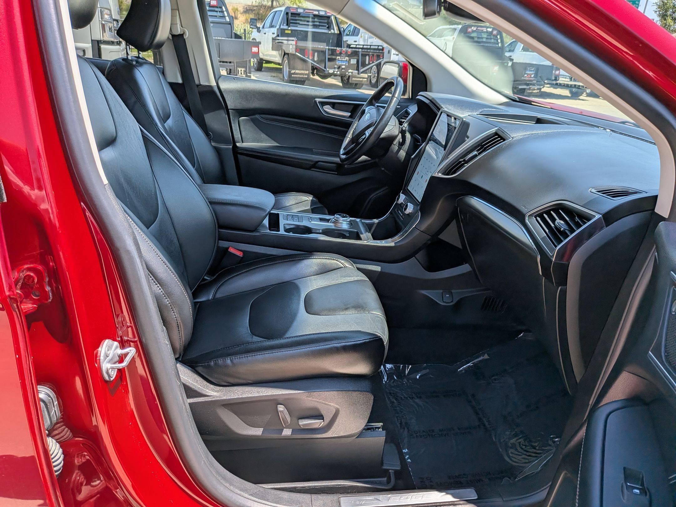 Used 2022 Ford Edge Titanium AWD/4WD image 30