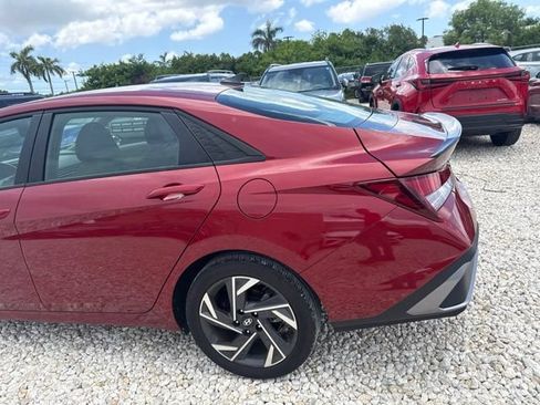 Certified 2025 Hyundai Elantra Sport FWD image 9
