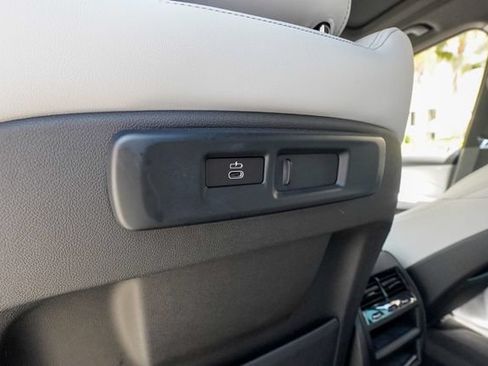 Used 2023 BMW X5 xDrive40i w/ Parking Assistance Package AWD/4WD image 73