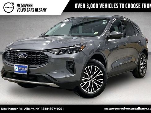 Used 2025 Ford Escape SE FWD image 1