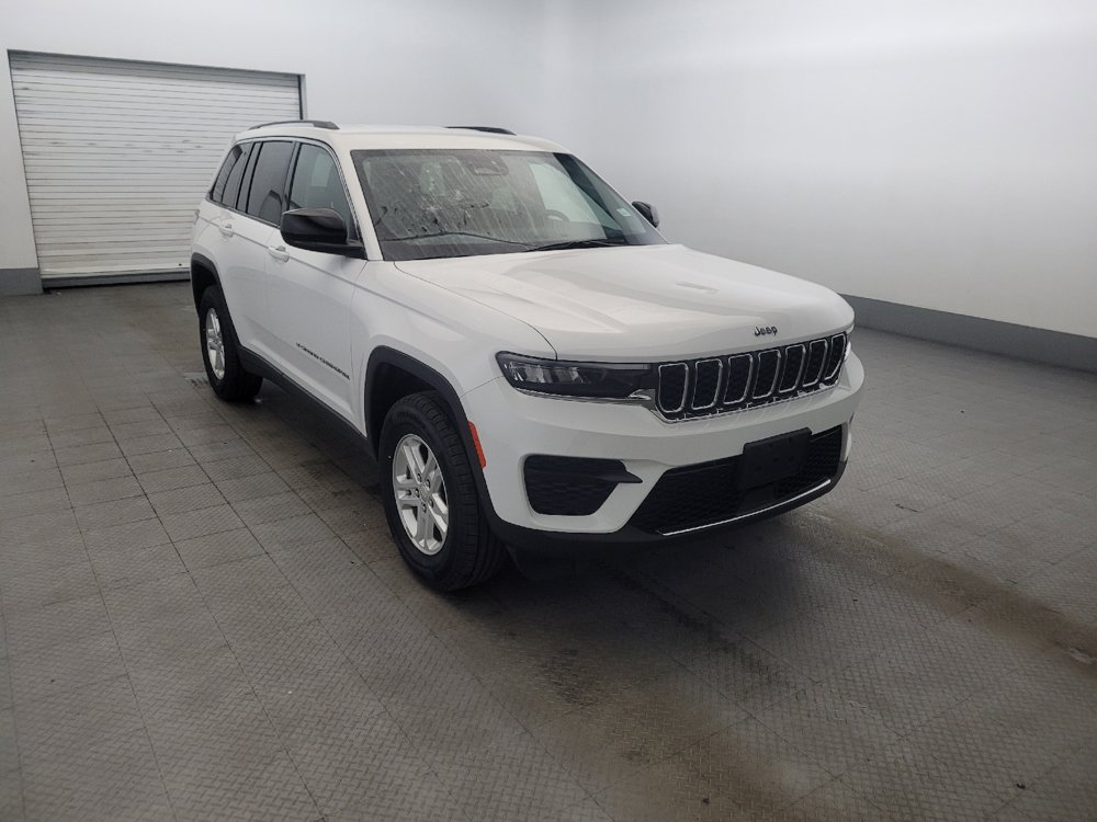 Used 2023 Jeep Grand Cherokee Laredo AWD/4WD image 13