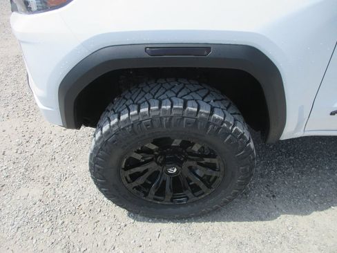 New 2026 GMC Canyon AT4 w/ Technology Plus Package AWD/4WD image 12