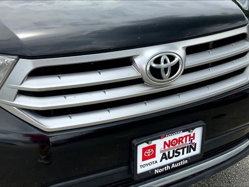 Used 2012 Toyota Highlander SE FWD image 27