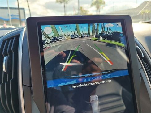 Used 2024 Ford Edge SEL image 19