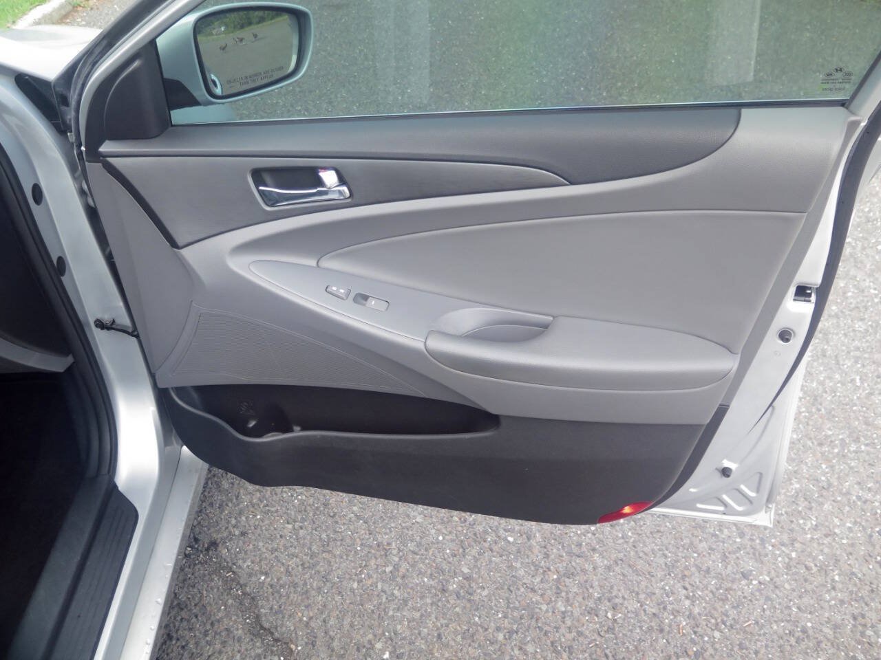 Used 2011 Hyundai Sonata SE FWD image 26