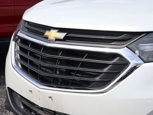 Used 2018 Chevrolet Equinox LT image 2