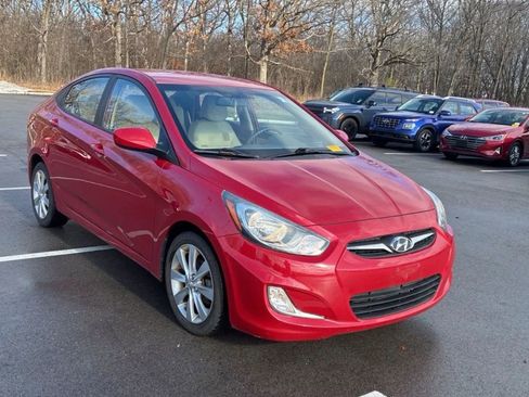 Used 2013 Hyundai Accent GLS w/ Premium Pkg image 3