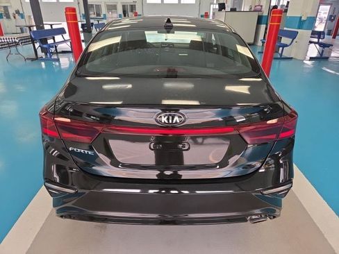 Used 2021 Kia Forte LXS FWD image 6