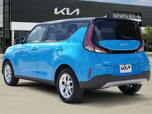Used 2025 Kia Soul S FWD image 4
