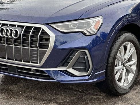 Certified 2025 Audi Q3 2.0T Premium Plus w/ Premium Plus Package image 8
