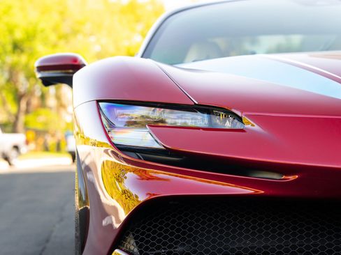 Used 2024 Ferrari SF90 Spider image 13