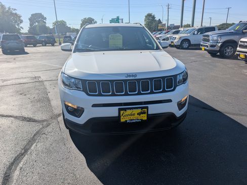 Used 2021 Jeep Compass Latitude w/ Convenience Group AWD/4WD image 3