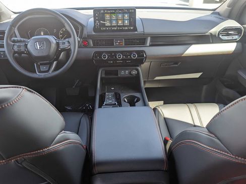New 2025 Honda Pilot TrailSport image 17