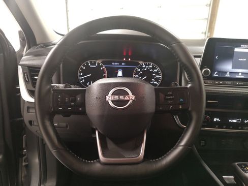 Used 2025 Nissan Rogue SV AWD/4WD image 5