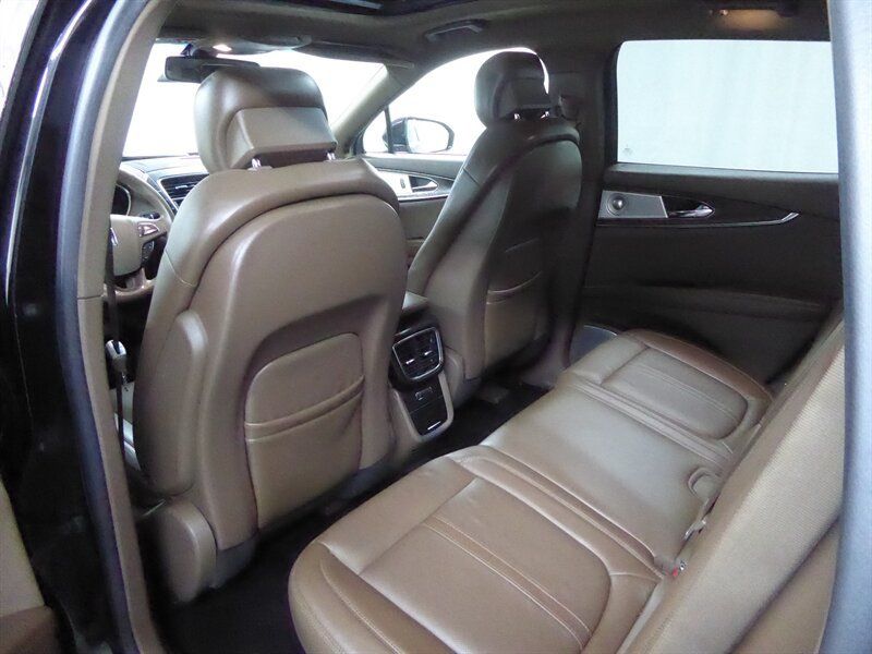 Used 2016 Lincoln MKX Reserve w/ Luxury Package AWD/4WD image 25