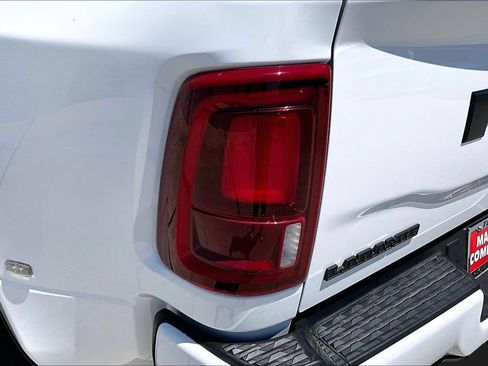 New 2026 RAM 3500 Laramie AWD/4WD image 36