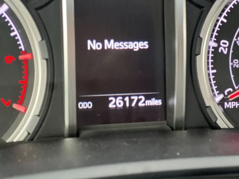 Used 2021 Toyota 4Runner Venture w/ Moonroof Package image 27