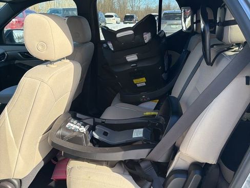 Used 2023 Chevrolet Traverse LS image 8