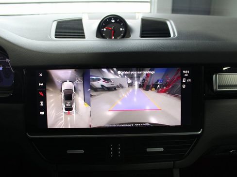 Used 2023 Porsche Cayenne S image 29