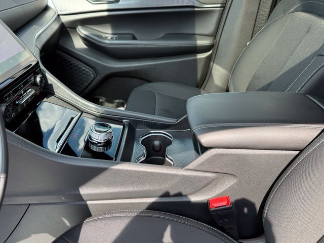 New 2027 Jeep Grand Cherokee Laredo X RWD image 24