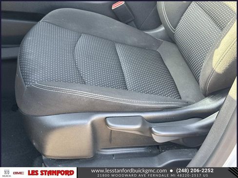 Used 2024 GMC Terrain SLE FWD image 18