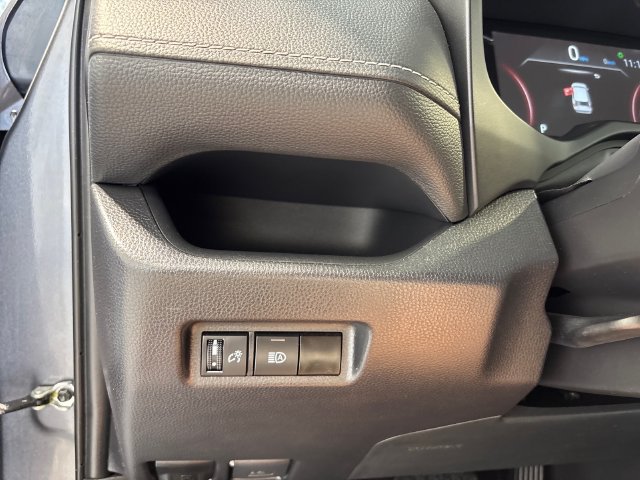 Used 2025 Toyota RAV4 XLE AWD/4WD image 15