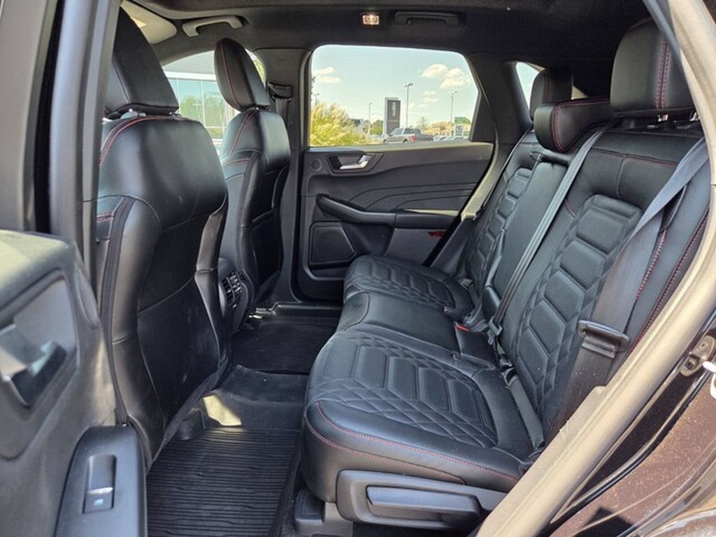Used 2024 Ford Escape ST-Line Elite w/ Premium Technology Package AWD/4WD image 13