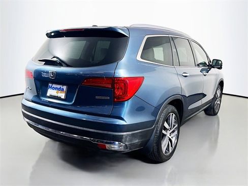 Used 2017 Honda Pilot Touring image 8