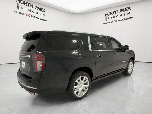 Used 2023 Chevrolet Suburban High Country w/ Premium Package RWD image 5