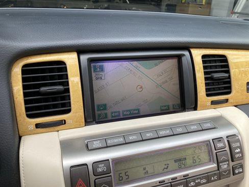 Used 2005 Lexus SC 430 Convertible image 25