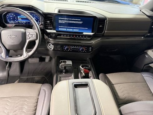 Used 2022 Chevrolet Silverado 1500 ZR2 w/ Technology Package image 2