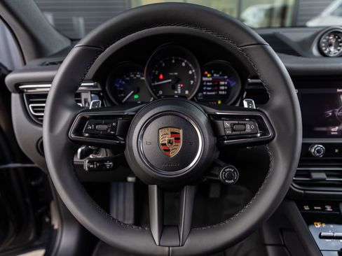 Certified 2026 Porsche Macan AWD/4WD image 31