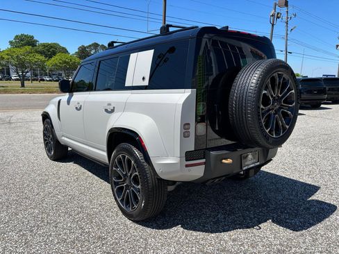 Used 2026 Land Rover Defender 110 image 8